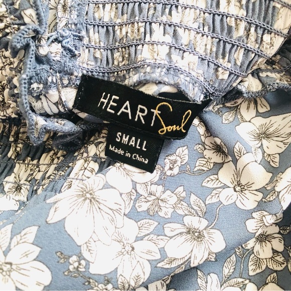 Lulus Floral Blue Mock Neck Blouse Cap Sleeve S - Picture 2 of 4